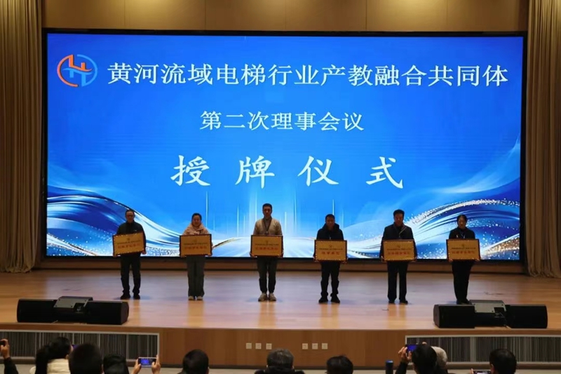 未命名_副本.jpg 未命名_副本.jpg